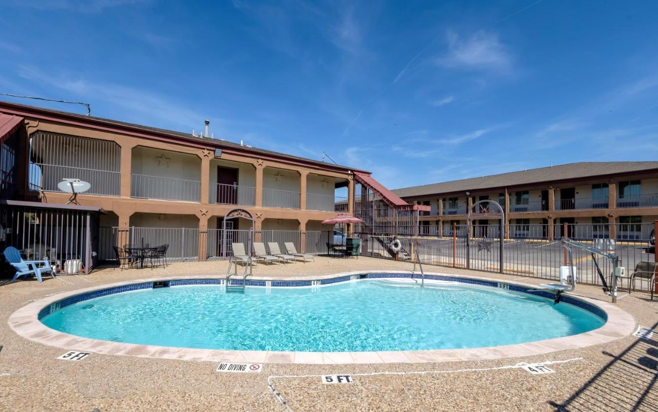 Red Roof Inn Arlington - Entertainment District Exteriér fotografie